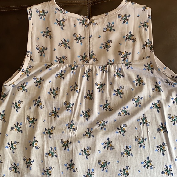 Loft Flowy Tank - Picture 3 of 5